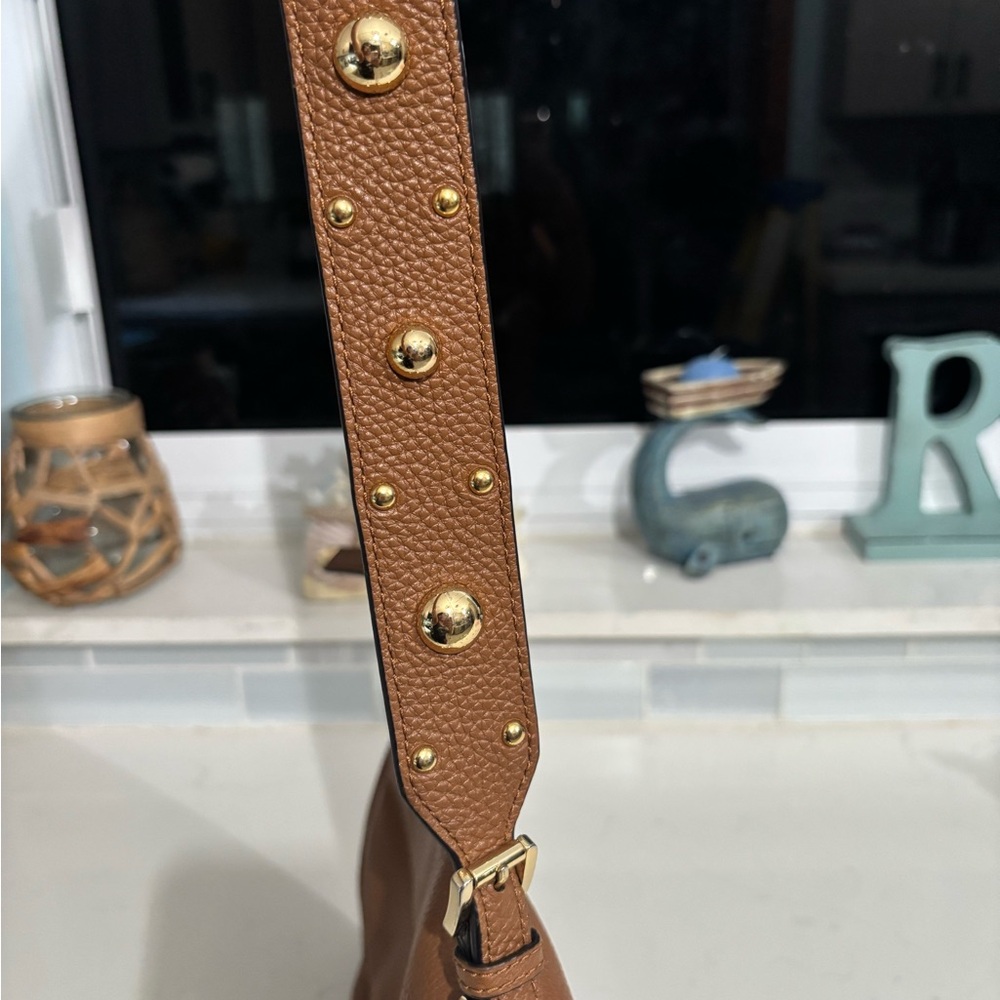 Michael Kors Tan Crossbody Bag with Gold Accents - Picture 3 of 8
